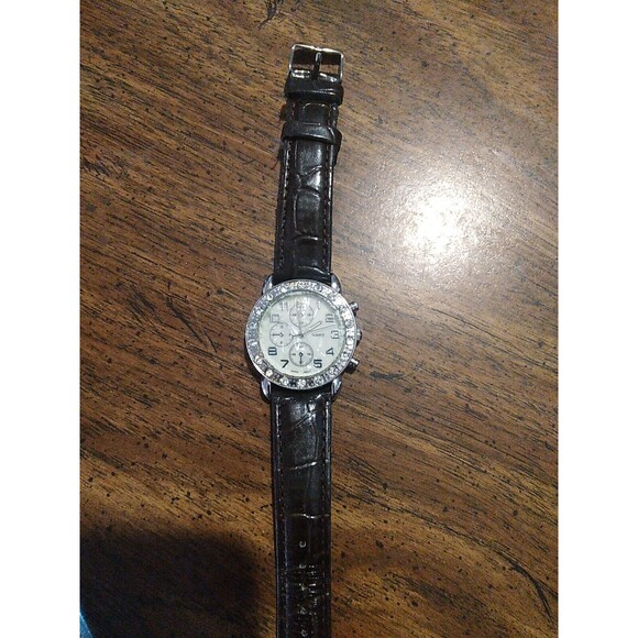 Women's Quartz Watch Mother of Pearl Face / Faux Leather Band  Japan Movt. 9¼" - Picture 2 of 8